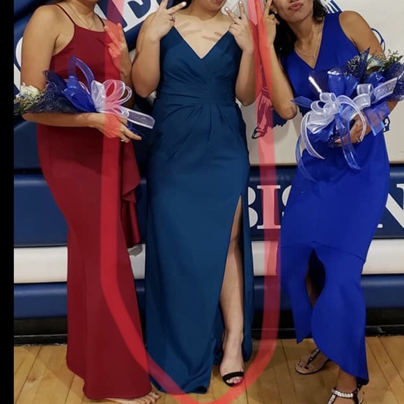 Beautiful dress , size 6 , $50 - Picture 2 of 3